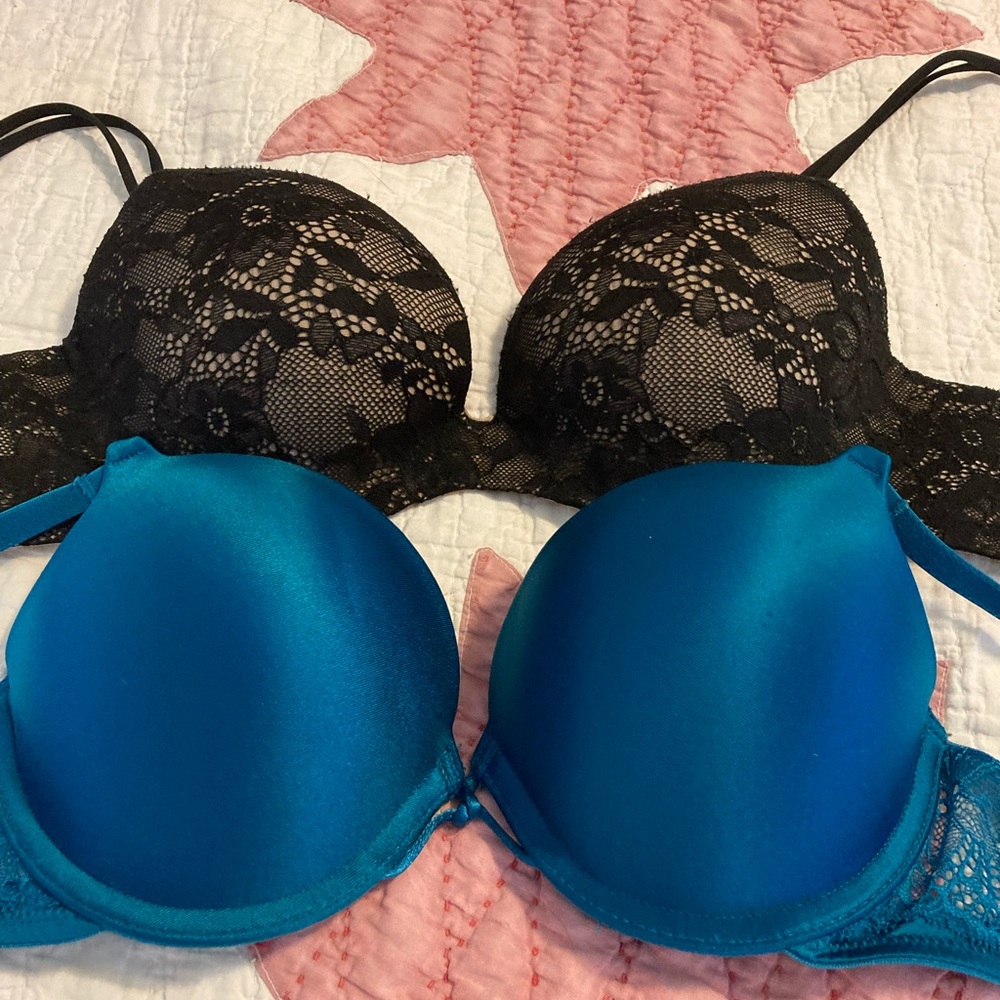 Victoria’s Secret’s bras size 34A one black lace and teal is a Self bra 34A.